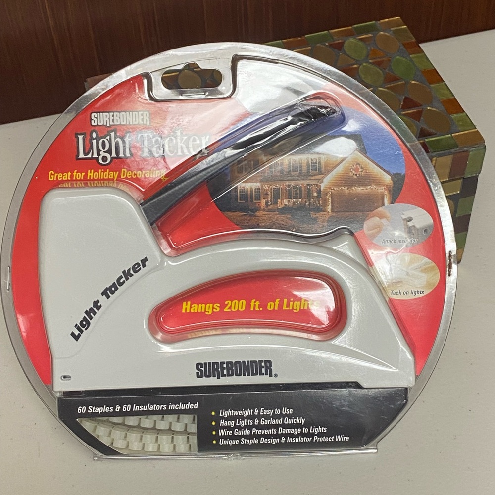 Light Tacker Holiday String Light Hanger Staple
& Insulator